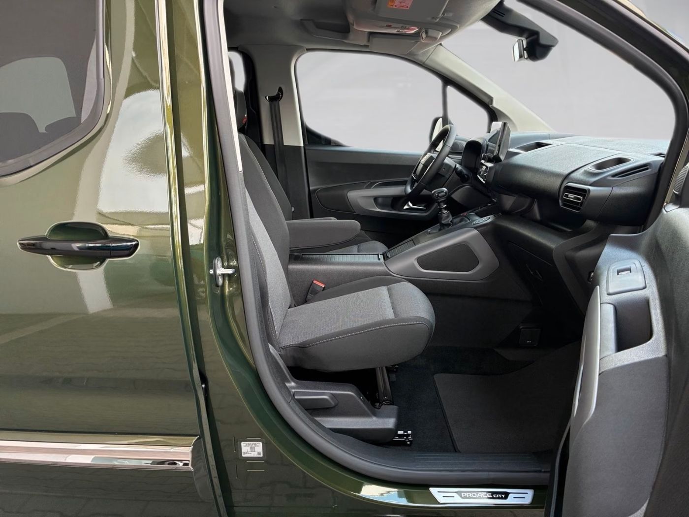 Fahrzeugabbildung Toyota Proace City Verso 1.2 L1 Kamera,LED,Matrix,Navi