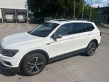 Volkswagen Tiguan Allspace 2.0 TDI "Highline" 4M,HuD,Pano - Volkswagen Tiguan Allspace in Herne