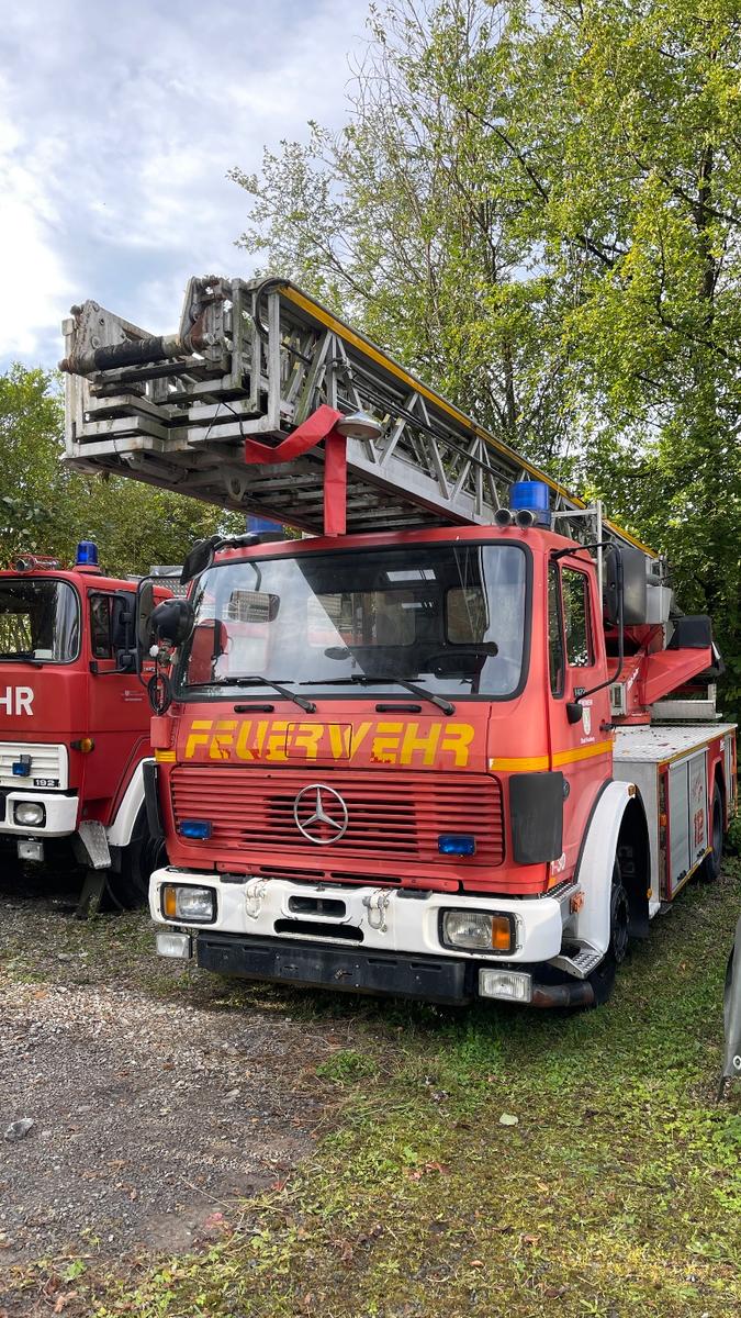 Mercedes-Benz 1422 F