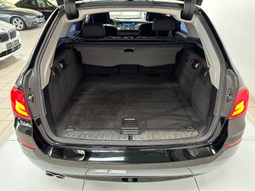 Fahrzeugabbildung BMW 525d Touring Aut Stop&Go NaviProf Xenon PDC LM