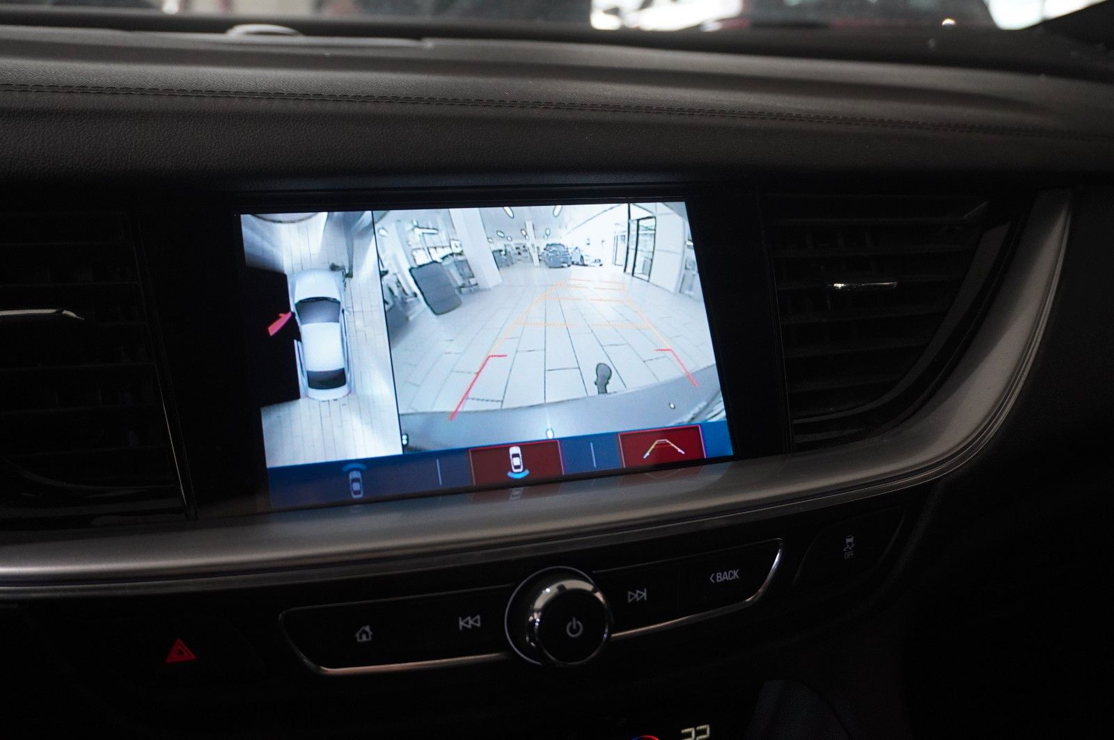 Fahrzeugabbildung Opel Insignia B ST 2.0 GSI PERFORM. NAVI/LED/360°/AHK