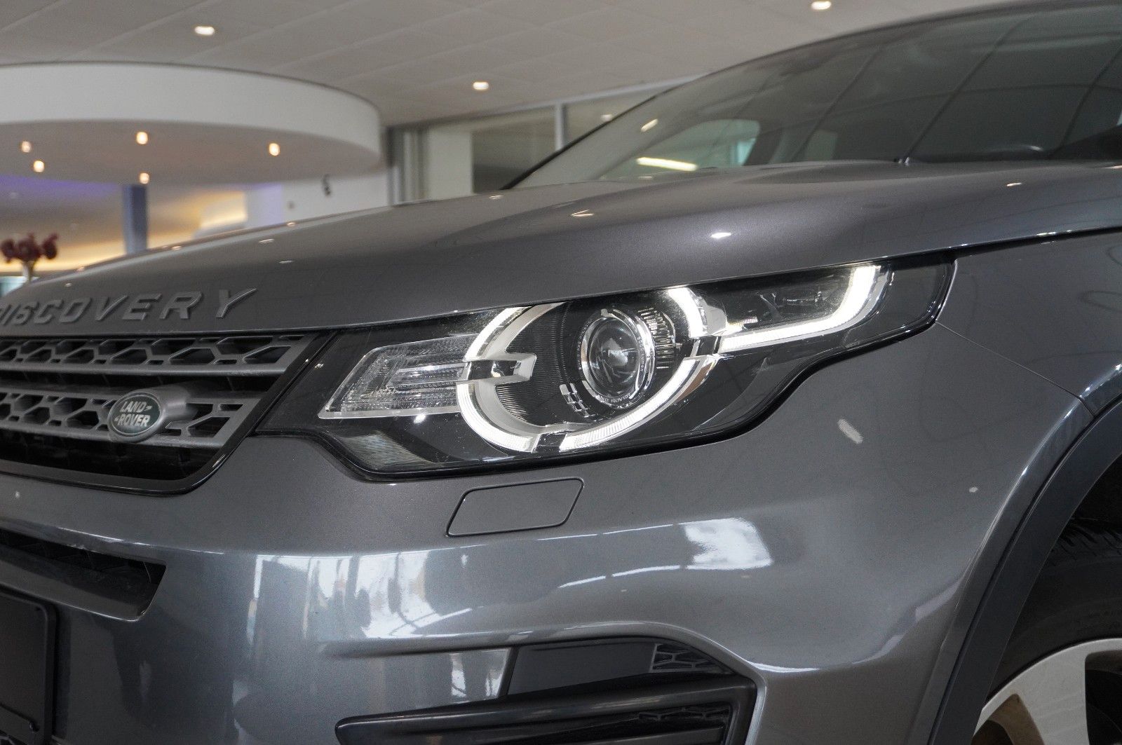 Fahrzeugabbildung Land Rover Discovery Sport 2.0D PURE NAVI/LED/SHZ/PDC/SPORT