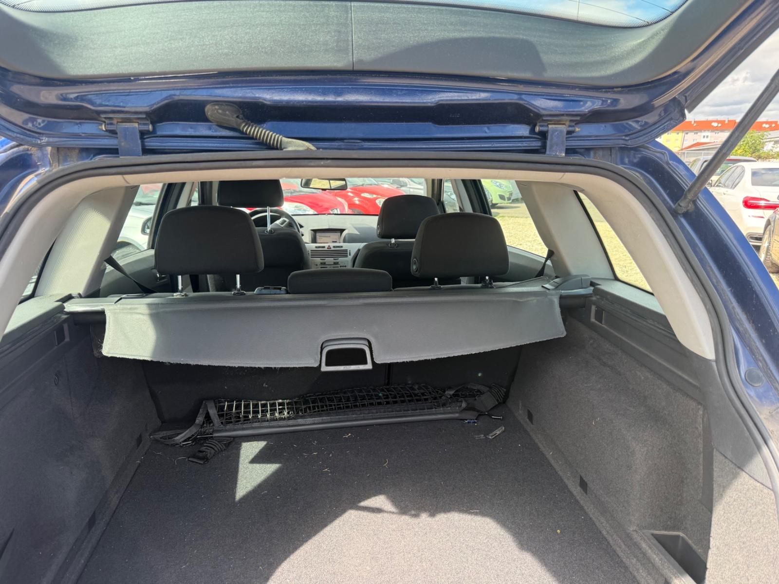 Opel Astra 2008 — photo 8