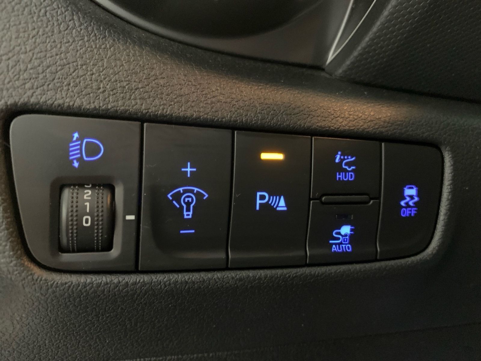 Fahrzeugabbildung Hyundai KONA Trend Elektro 64 kWh Navi Assi Dach