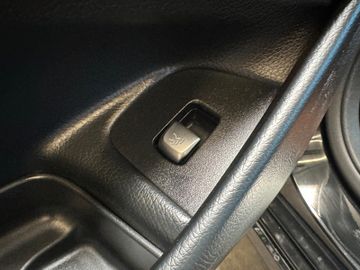 MYAUTOCENTER – Gebraucht- und Jahreswagen mit Werkstattservice in Pfaffenhofen Mercedes-Benz E 200 d *LED*Kamera*PDC*