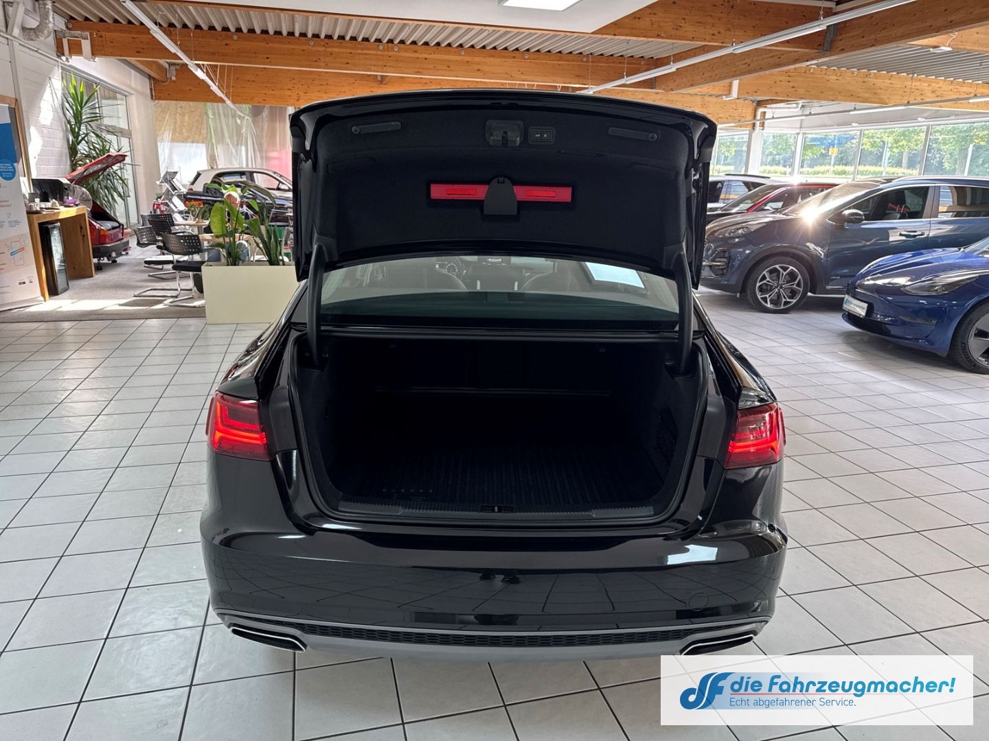 Fahrzeugabbildung Audi A6 3.0 TDI quattro S line Sportpaket HUD Luftfed