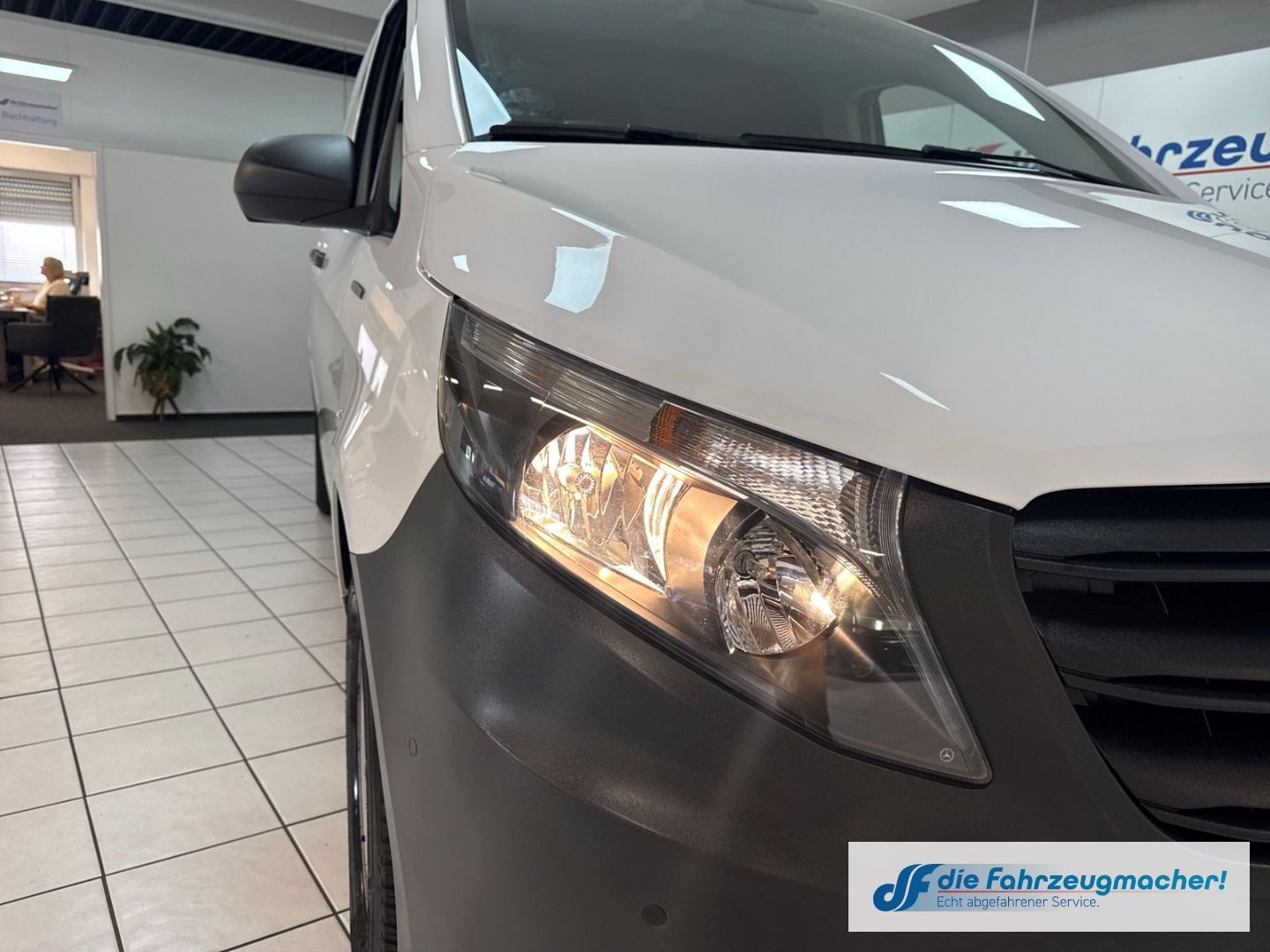 Fahrzeugabbildung Mercedes-Benz Vito Kasten 112 e lang DAB SHZ Rückfahrkam. Notb