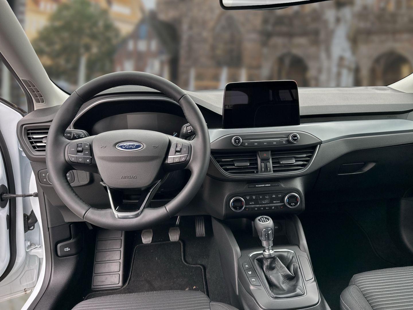 Fahrzeugabbildung Ford Focus Titanium 1.0 EcoBoost Mild-Hybrid EU6d Nav