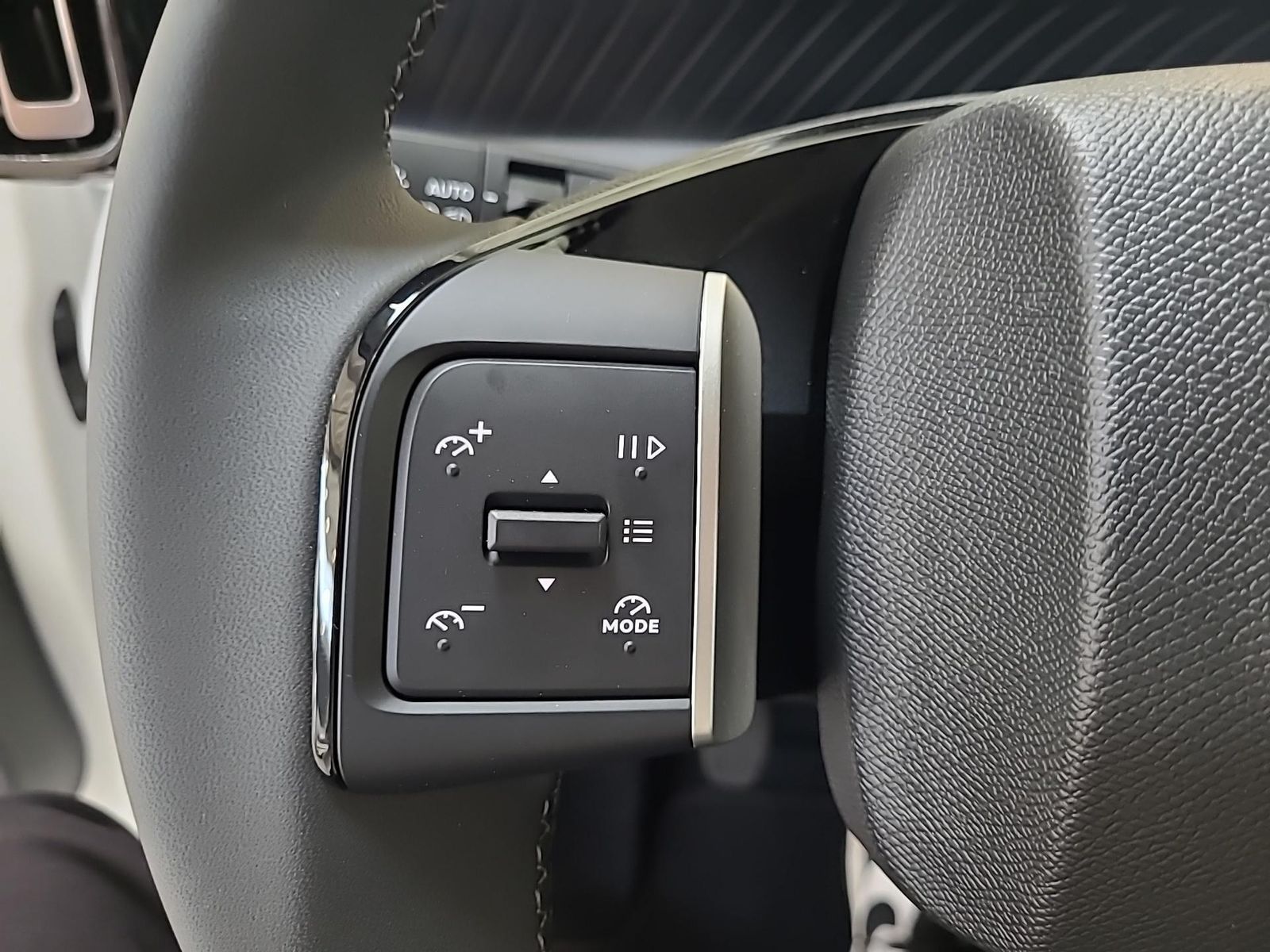 Fahrzeugabbildung Citroën C3 Aircross Plus 100 PS MT