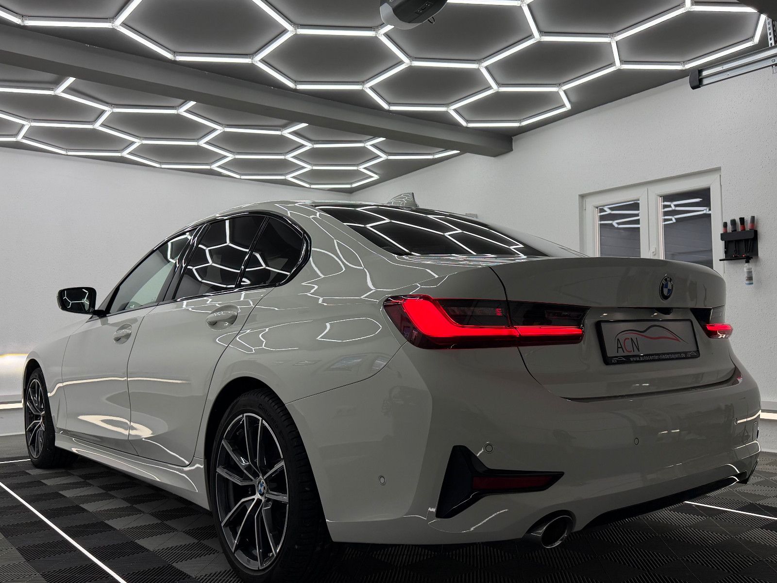 Fahrzeugabbildung BMW 320 i SPORT LINE/LED/DAB/KAMERA/VRTL COCKPIT/ACC