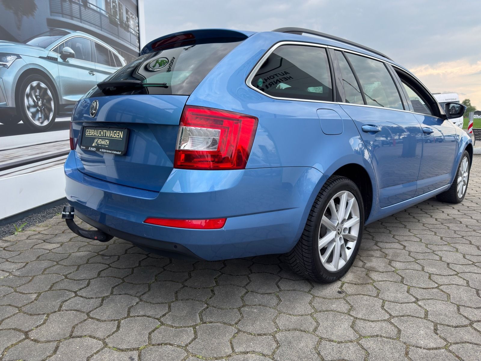 Fahrzeugabbildung SKODA Octavia Combi 2.0 TDI 150PS DSG*AHK*PDC*SmartLin