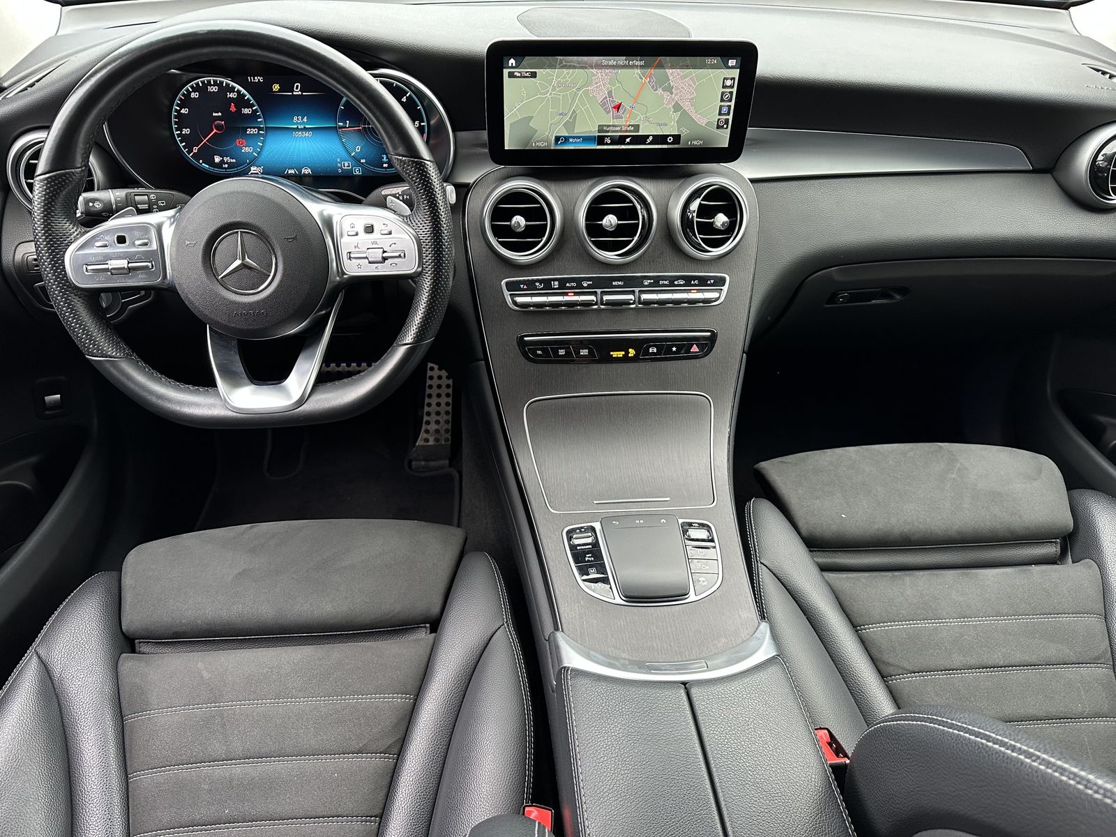 Fahrzeugabbildung Mercedes-Benz GLC 220d 4M AMG-Line NAV+LED+HUD+VCOCK+BURMESTER