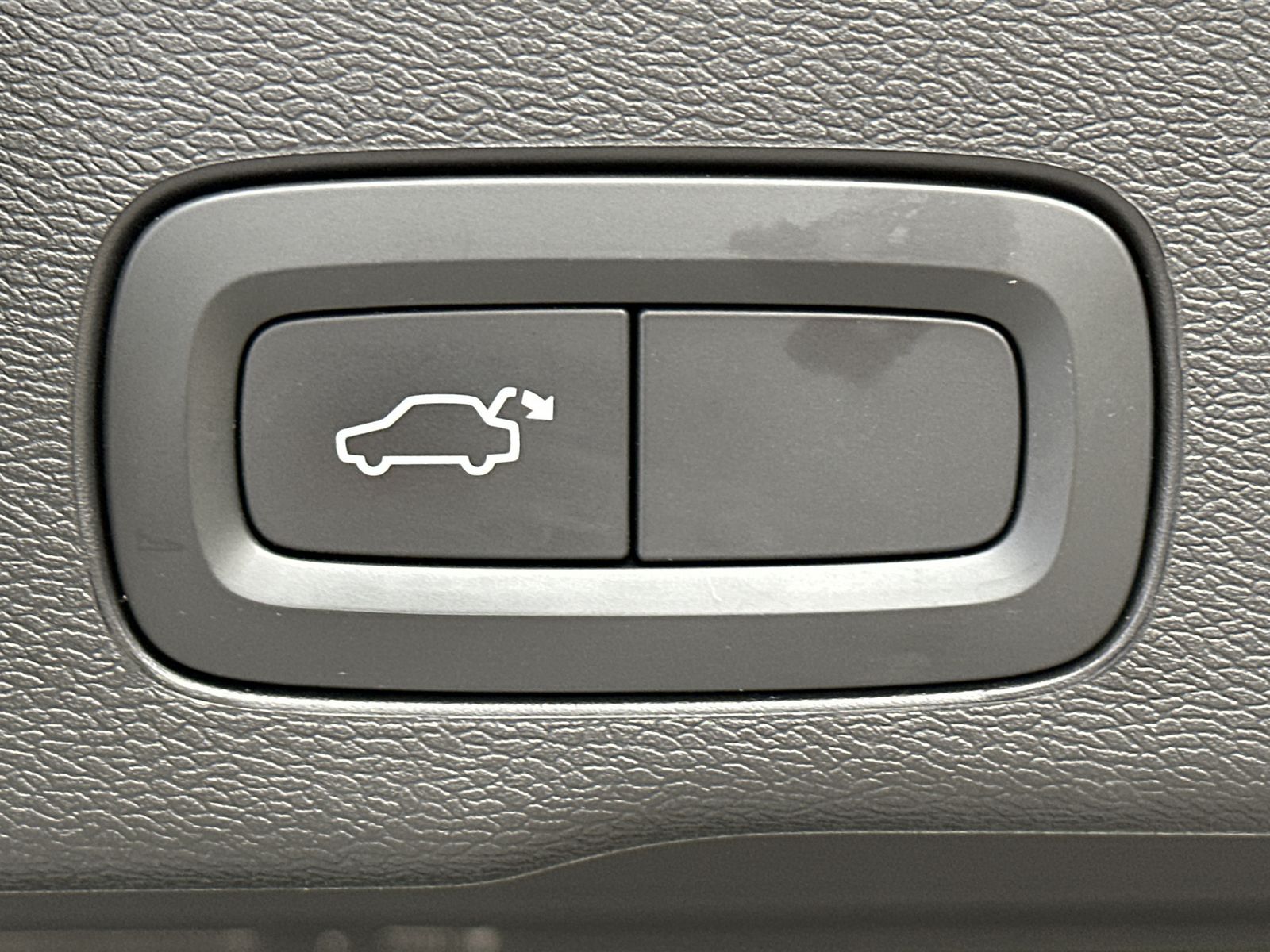 Fahrzeugabbildung Volvo XC60 B5 AWD Inscription NAV+LED+KAMERA+19ZO+1HD