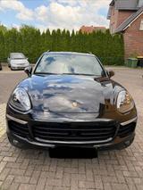 Porsche Cayenne Diesel Platinum Edition APPROVED  - Porsche Cayenne: Head-Up Display