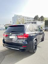 BMW X5 M50 M50d -Fond-entertainment  - BMW X5 M50 in Frankfurt (Main)