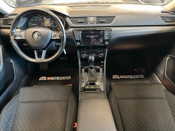 Skoda Superb Combi Style 4x4 *SZHZ*PDC*AHK*NAVI*KLIMA*
