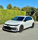 Volkswagen Golf VIII --GTI---2.0 TSI 195 kW GTI-oryxwhite - Volkswagen Golf: Allradantrieb