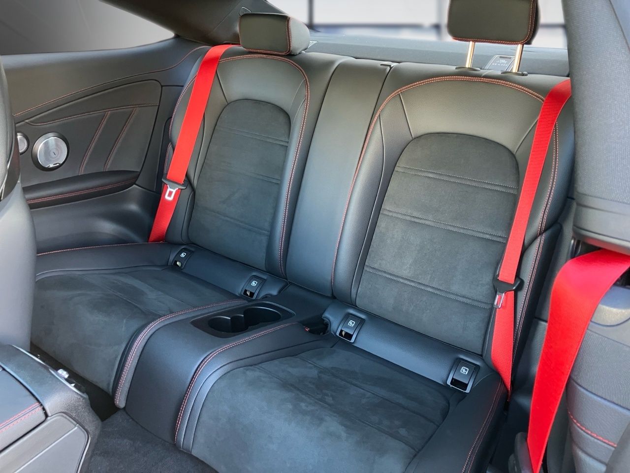 Fahrzeugabbildung Mercedes-Benz AMG C 43 4M Coupé PANO+DIS+BUR+360+PERF.SI+NIGHT