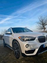 BMW X1 28i - BMW 1er Reihe mit Benzin-Antrieb: Geländewagen