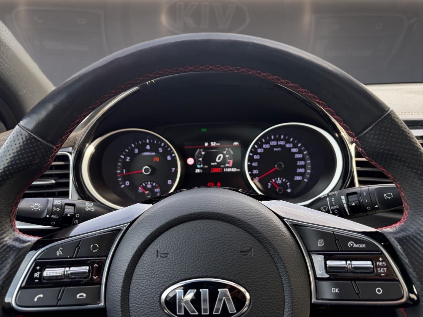 Fahrzeugabbildung Kia Ceed GT El. Panodach Navi Leder Memory Sitze Sou