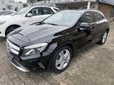 Mercedes-Benz GLA 220 CDI / d 4Matic - schwarze Mercedes-Benz GLA 220