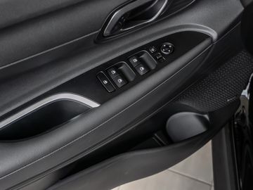 Hyundai Bayon 1.0 Blackline 2WD Kamera Navi BOSE