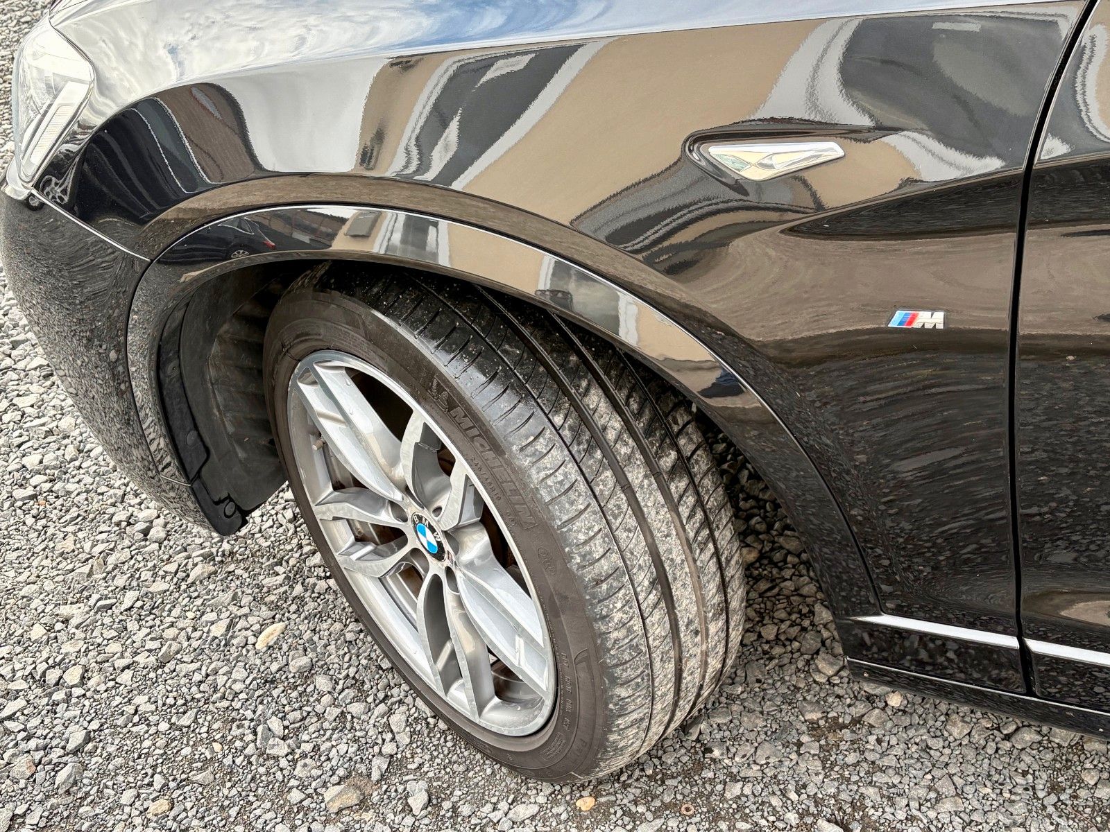 Fahrzeugabbildung BMW X3 xDrive35d Sport-Aut. M SPORTPAKET Navi Leder