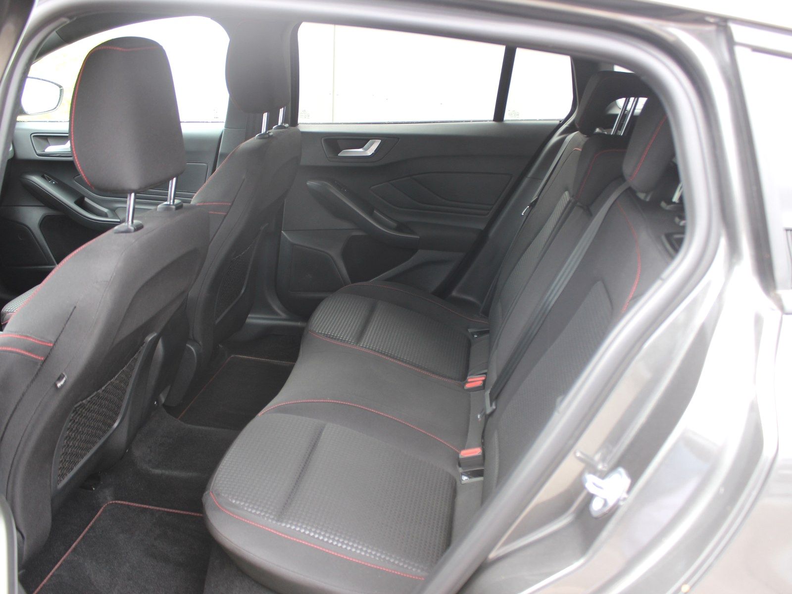 Fahrzeugabbildung Ford Focus ST-Line X 1,0 EcoBoost Mild-Hybrid
