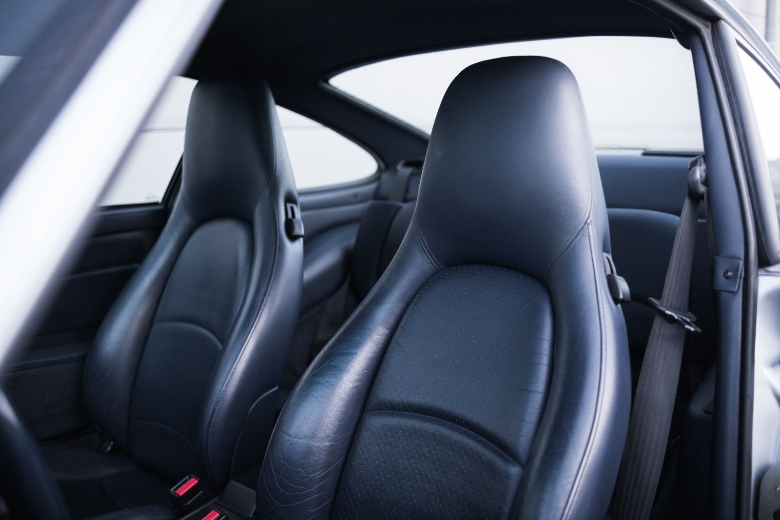 Fahrzeugabbildung Porsche 993/911 Carrera-dt. Auto-unfallfrei-Schalter