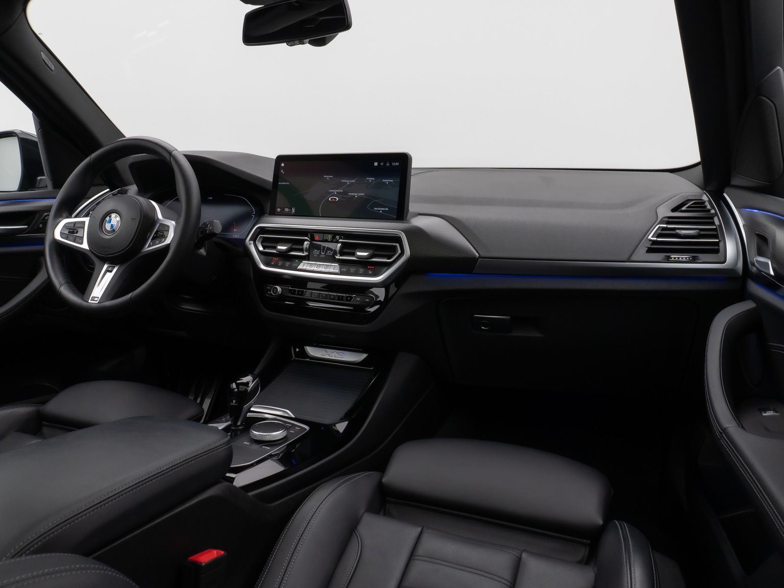Fahrzeugabbildung BMW X3 xD20i M Sport Panorama 360°DAB HiFi Komfort
