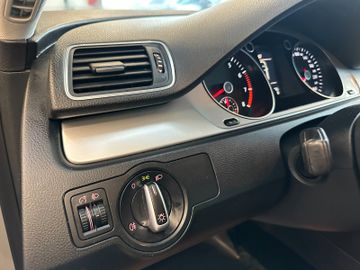 Volkswagen Passat Variant Trendline *2. Hand*Klima*SHZ*MP3*