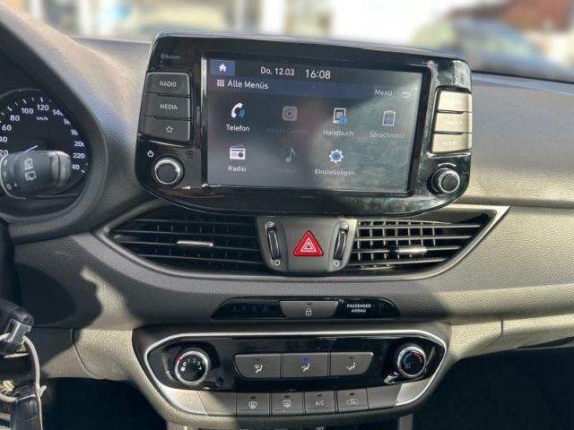 Fahrzeugabbildung Hyundai i30 cw Select Mild-Hybrid Klima,Sitzheiz,RFK,PDC