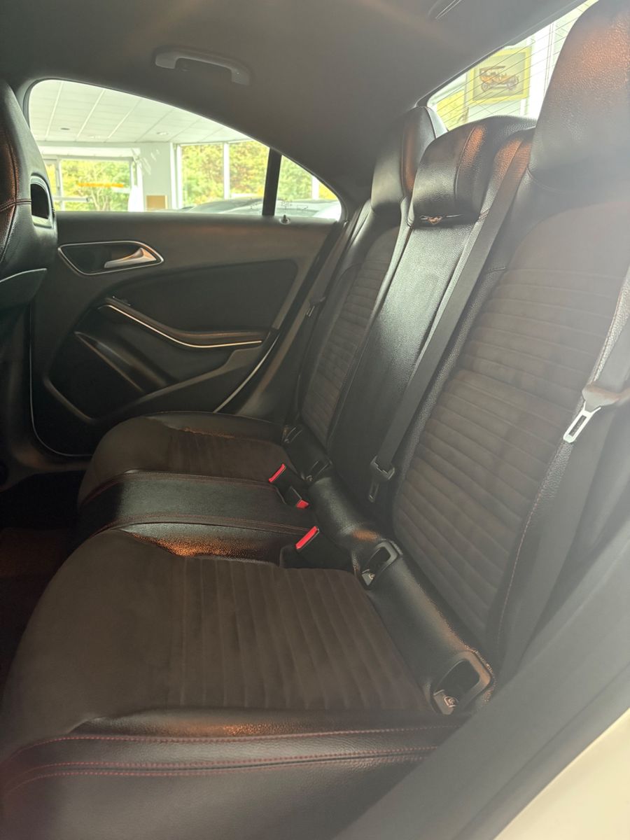 Fahrzeugabbildung Mercedes-Benz CLA 200 *AMG-Line*