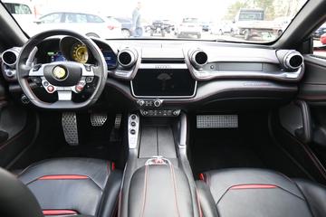صورة مصغرة 15 لـ 2018 Ferrari GTC4LUSSO