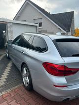 BMW 520d xDrive Touring  LED+Panorama +AHK - silberne BMW 520