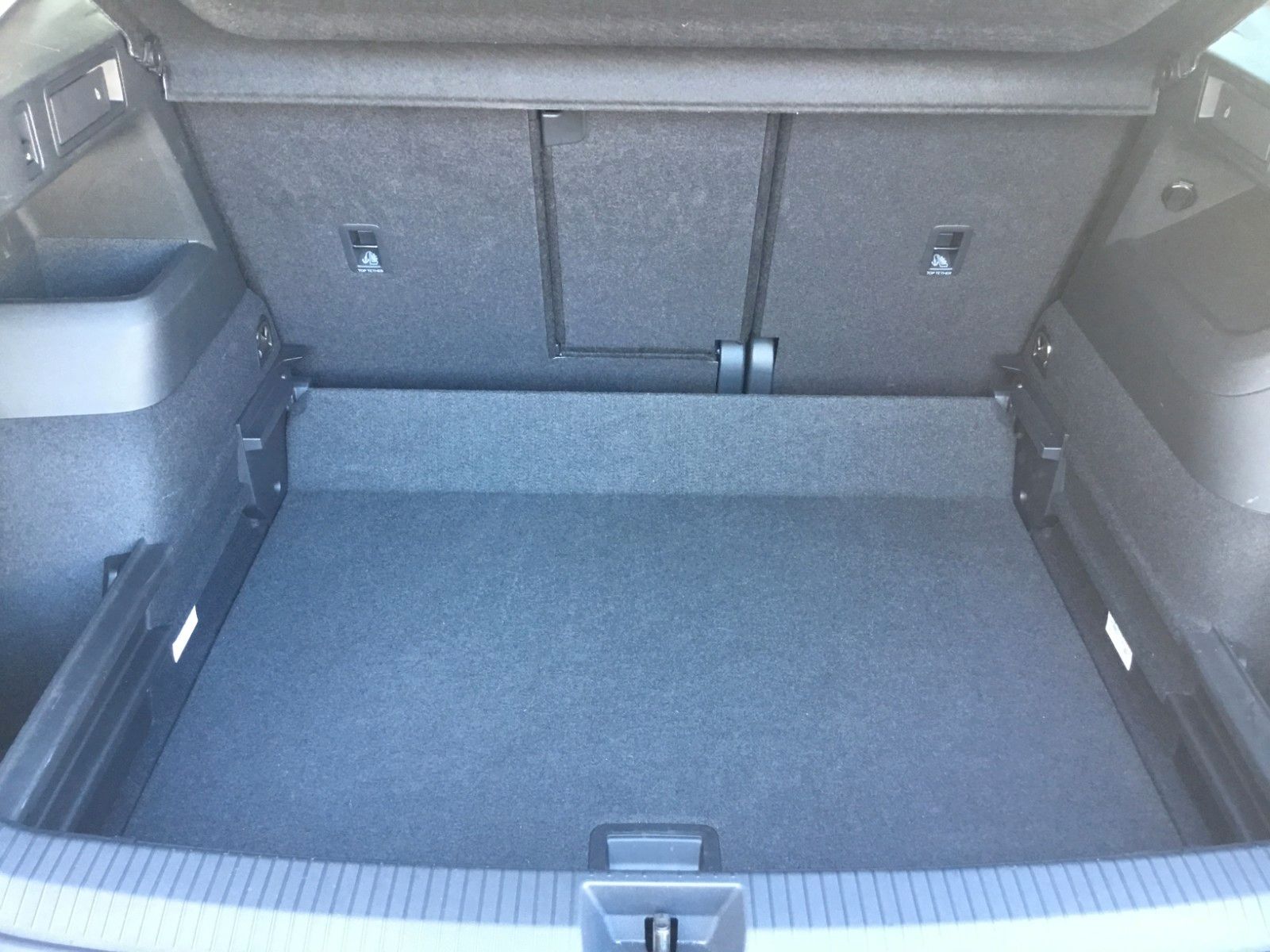Fahrzeugabbildung Volkswagen Tiguan 1.5 eTSI DSG Life+AHK+LED+17"+Navi+Kamera