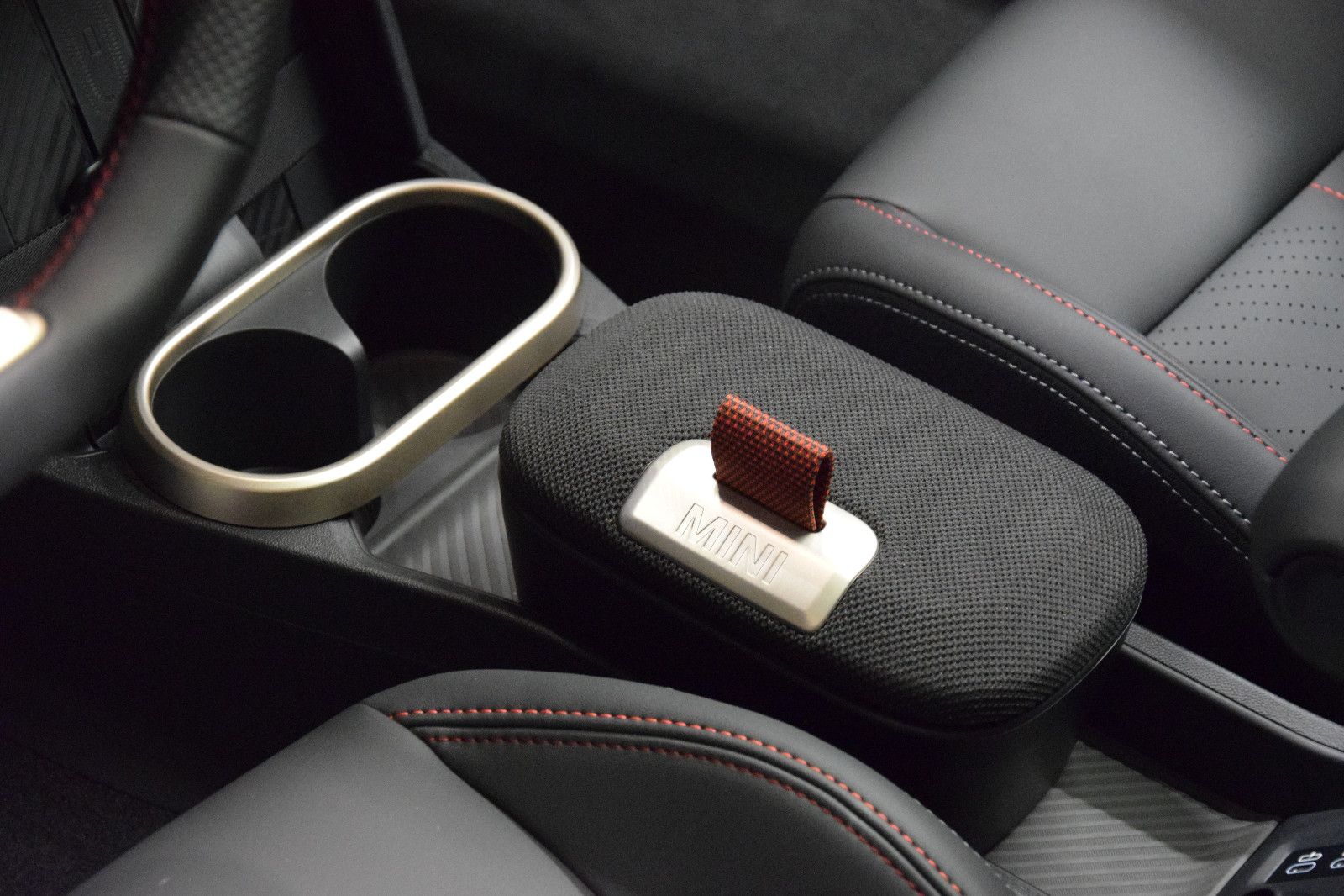 Fahrzeugabbildung MINI Cooper S John Cooper Works Trim 5-Türen Pano HuD