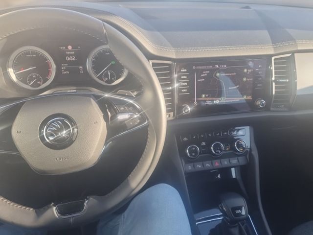 Fahrzeugabbildung SKODA Kodiaq 1.5 TSI DSG Clever NAVI MATRIX-LED