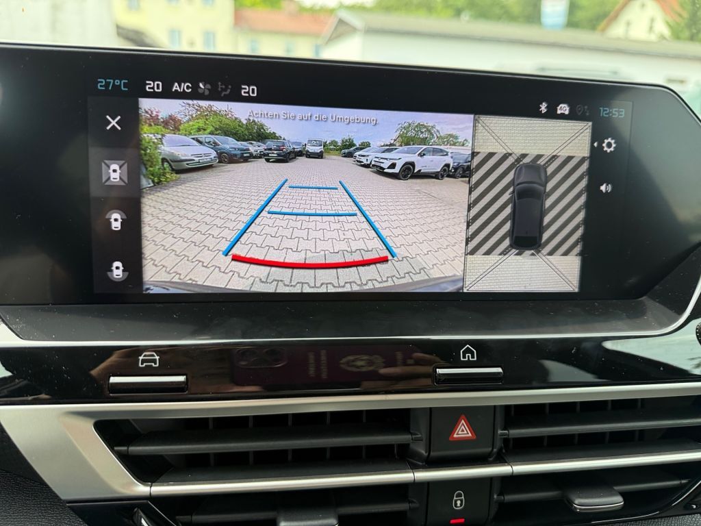 Fahrzeugabbildung Citroën C4 Hybrid 145 TEAM D * Ganzjahresreifen
