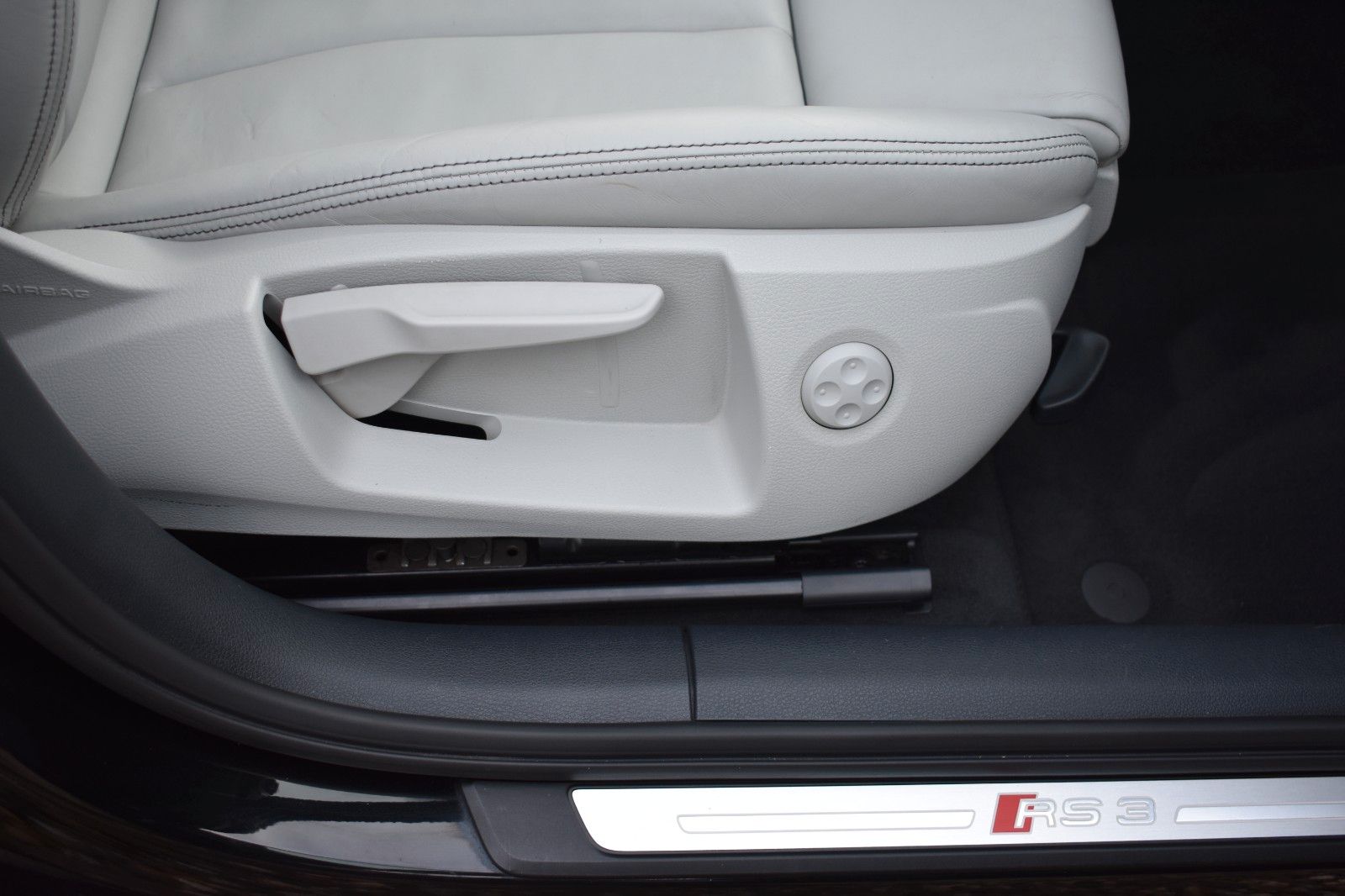 Fahrzeugabbildung Audi RS3 Sportback 2.5 TFSI quattro Keyles RS sitze