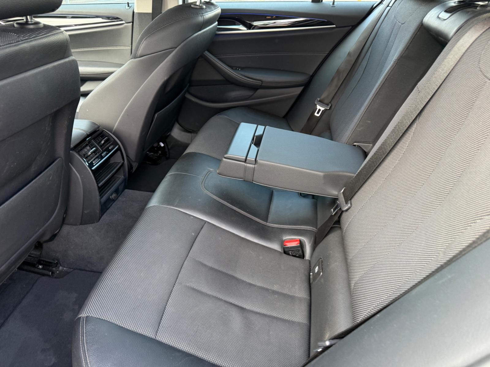 BMW 520 d Touring Sport Line*AHK*AMBIENTE*HEAD-UP*LE