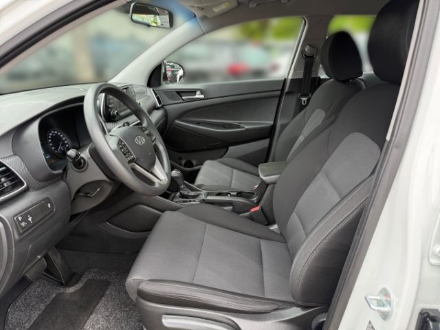 Fahrzeugabbildung Hyundai Tucson Pure 2WD 1.6 +RADIO+KLIMA+LICHTSENSOR+BLU