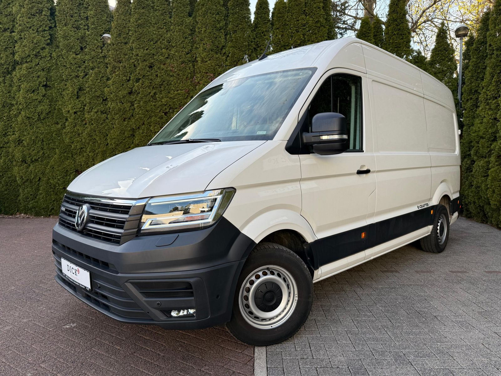 Fahrzeugabbildung Volkswagen e-Crafter Kasten35 L3H3 LED+NAV+SHZ+KAM+CARP+DAB