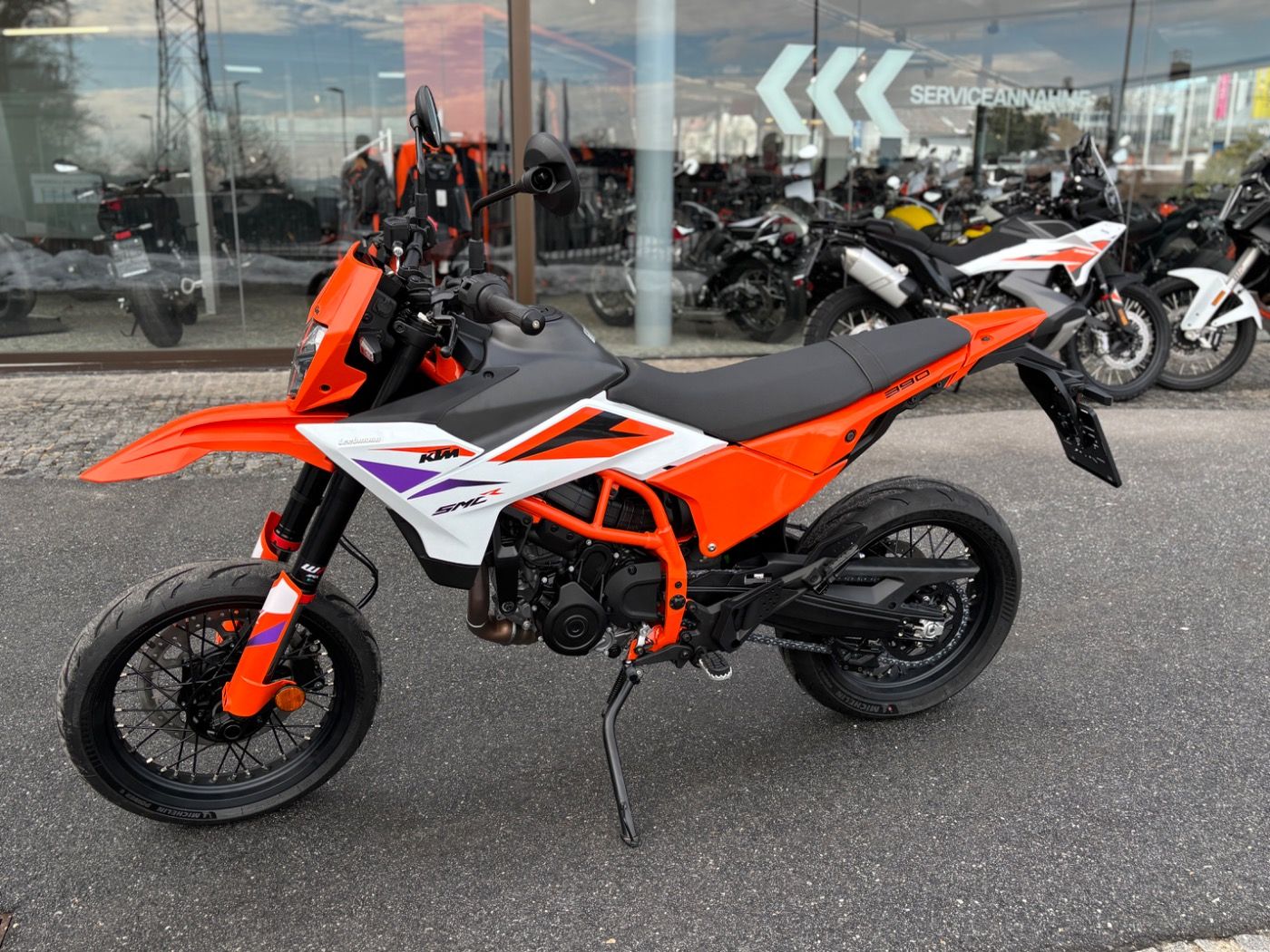 Fahrzeugabbildung KTM 390 SMC R 2026 Quickshifter+ inclusive