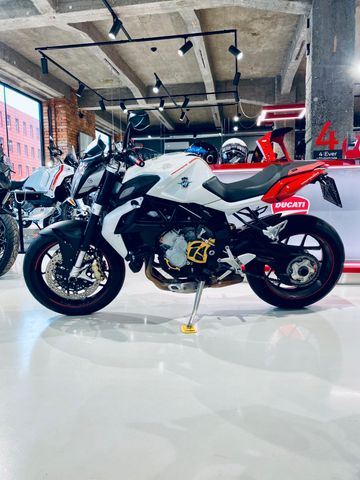 MV Agusta Brutale 800