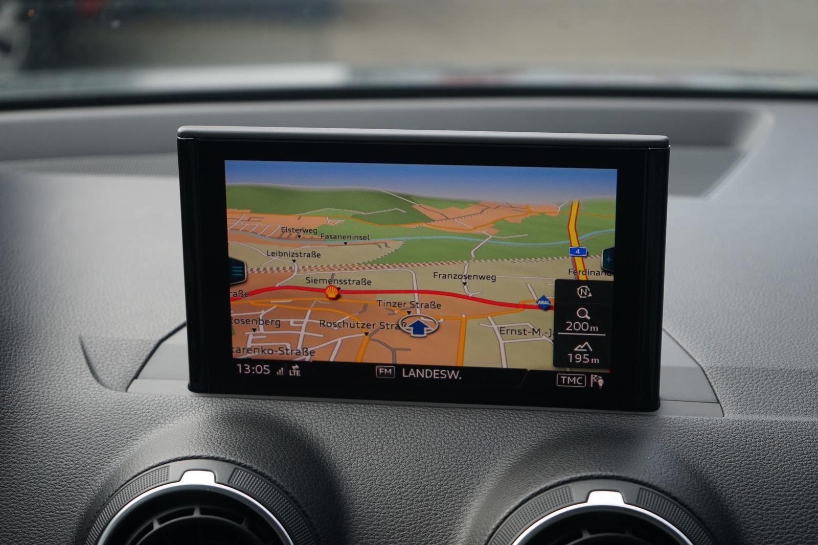 Audi Q2 35 1.5 TFSI advanced LED Navi Tempomat Leder, миниатюра 10
