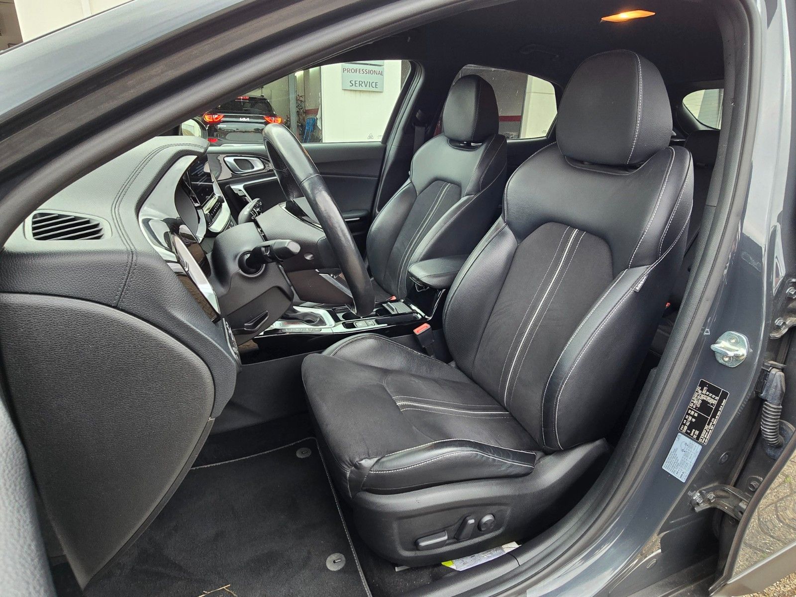 Fahrzeugabbildung Kia XCeed 1.5 T-GDI DCT - Black Xdition