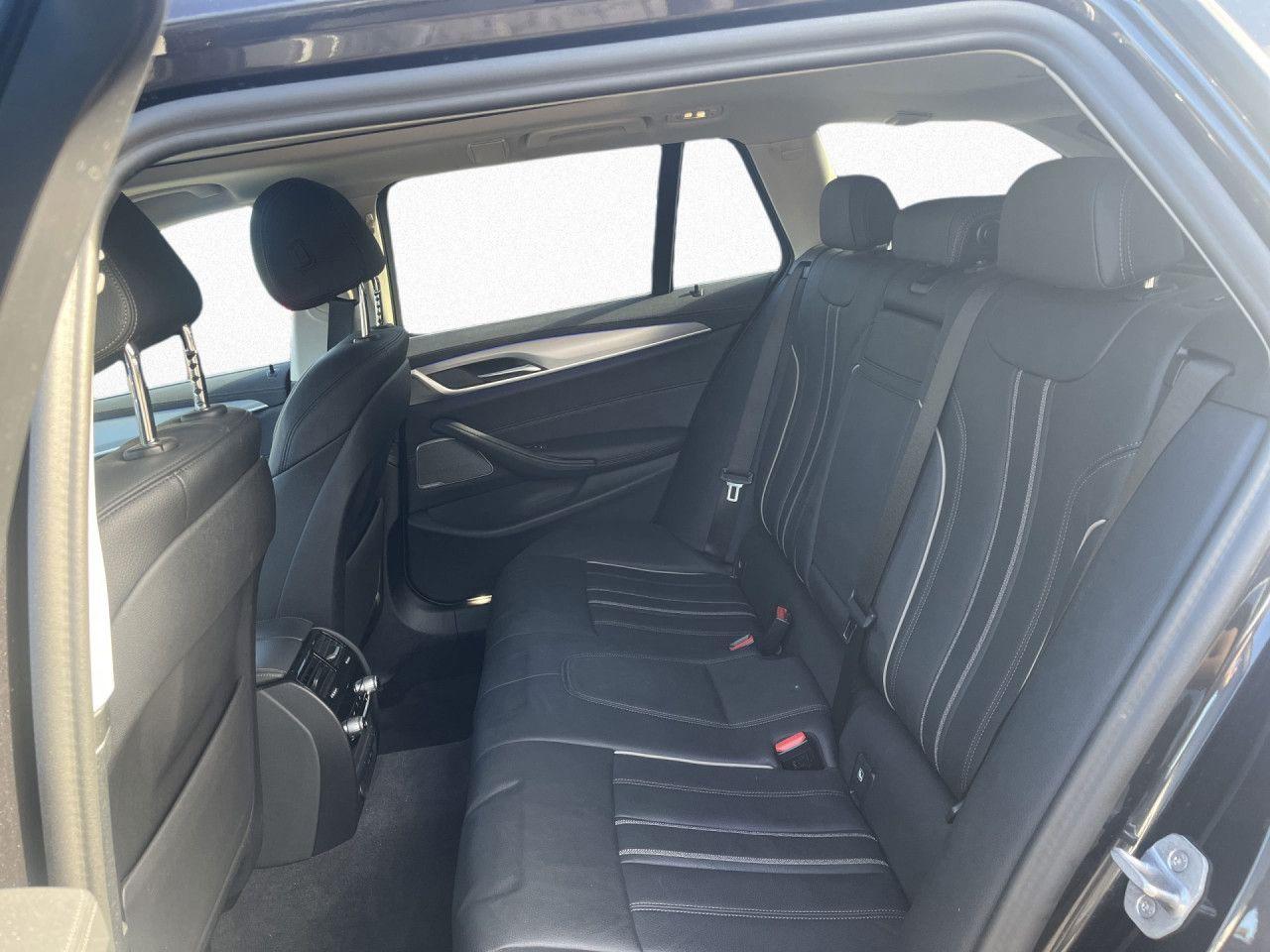 BMW 520d Tour LiveCPr,Pano,AHK,PA+,DA-Pr,StHzg,H/K