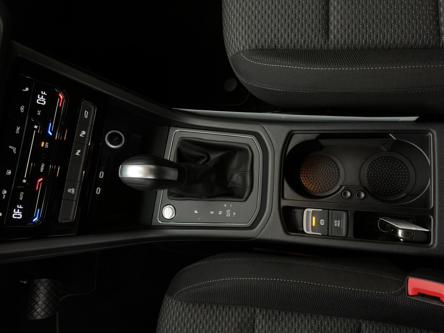 Fahrzeugabbildung Volkswagen Touran Comfortline 1.5 TSI-DSG,7-Sitzer,AHK,Navi