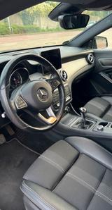 Mercedes-Benz Mercedes Benz CLA 200 - Mercedes-Benz CLA 200 in Essen